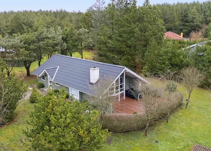 With Sauna And Nature Ferienhaus