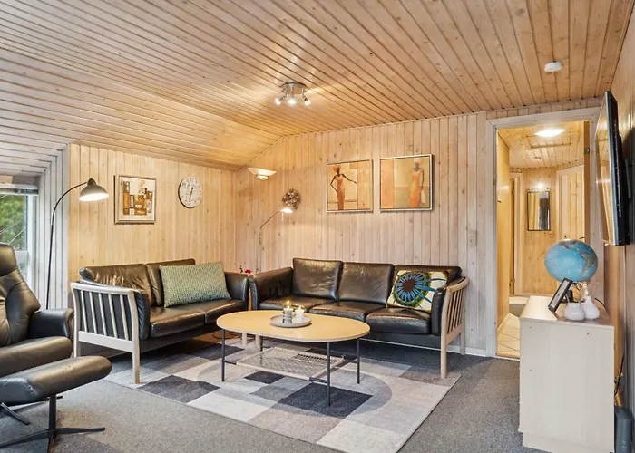 With Sauna And Nature Semesterbostad *